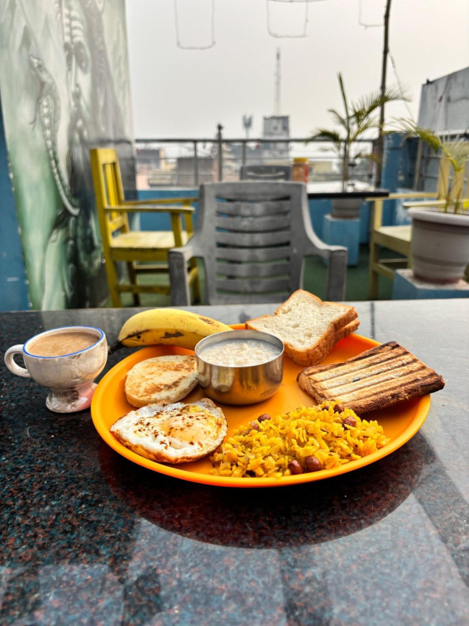 Gully Ghar Hotel Варанаси Екстериор снимка